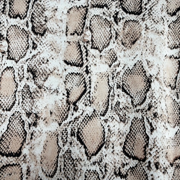 Tristan | Women's Serpentine Blouse Animal Snake Print Long Sleeve V-neck Top - Picture 7 of 8